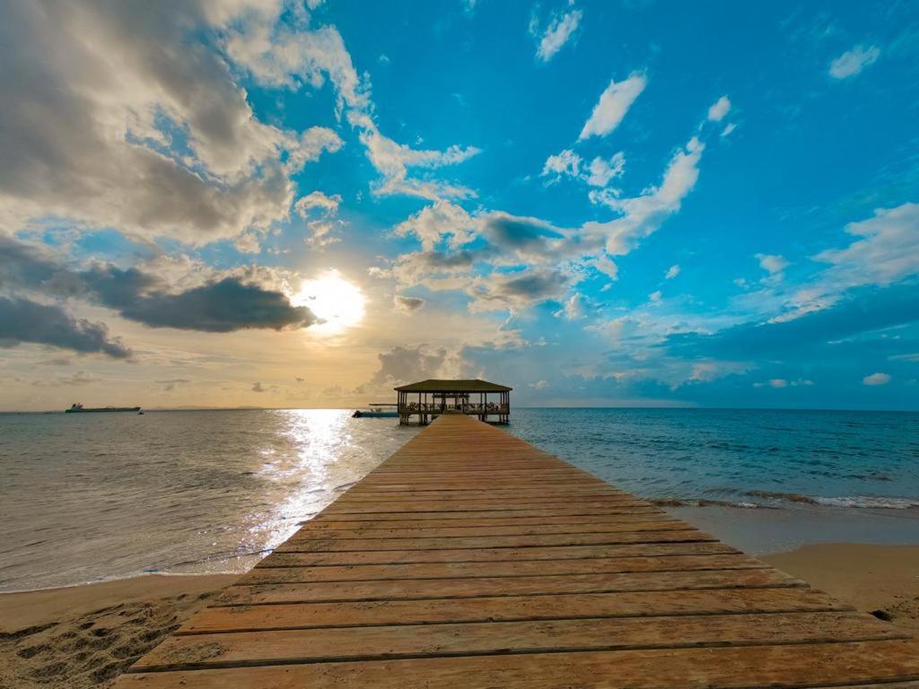 La Ensenada Beach Resort Tela Eksteriør bilde