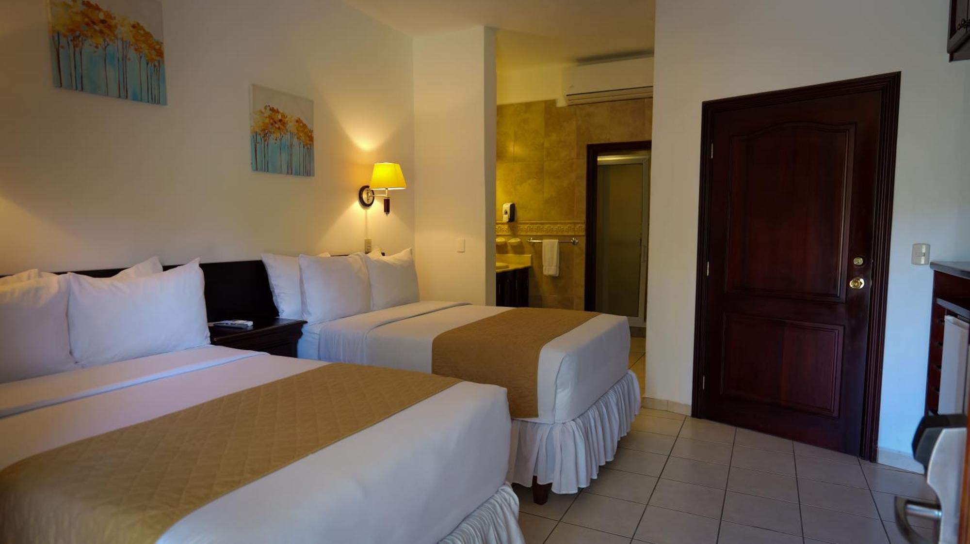 La Ensenada Beach Resort Tela Eksteriør bilde