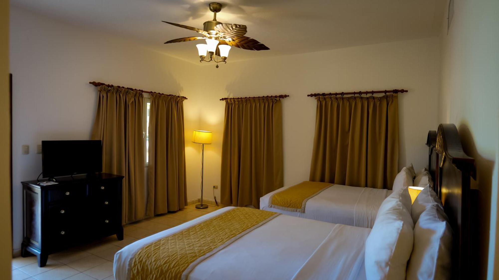 La Ensenada Beach Resort Tela Eksteriør bilde